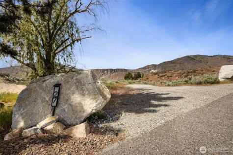 27 Ridge Road Orondo WA 98843