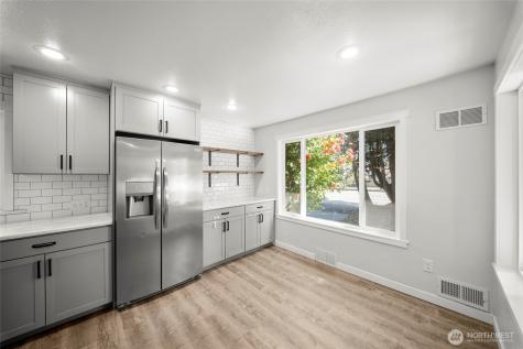 1717 Lake Park Drive SW Tumwater WA 98512