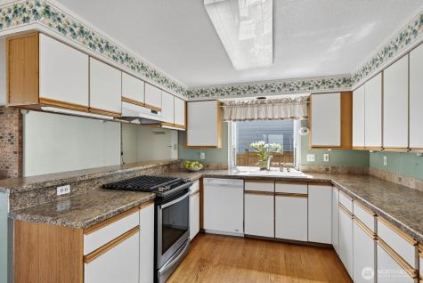 1985 Cascade View Drive Camano Island WA 98282