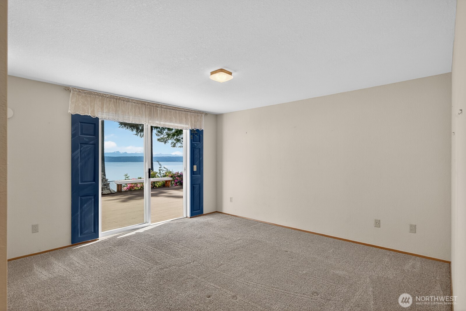 1985 Cascade View Drive Camano Island WA 98282