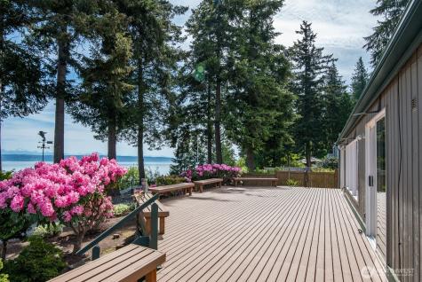 1985 Cascade View Drive Camano Island WA 98282