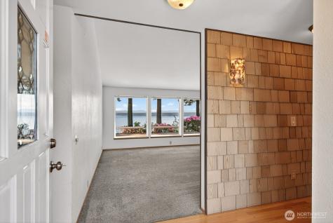 1985 Cascade View Drive Camano Island WA 98282
