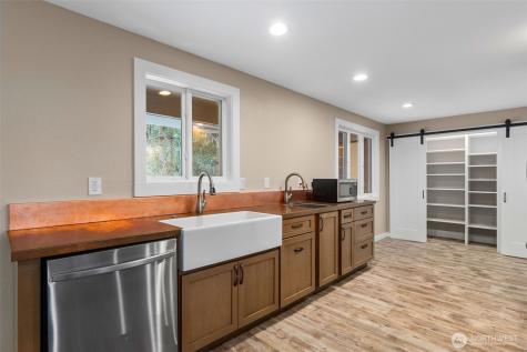 9009 Ridgeview Circle W University Place WA 98466