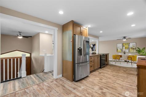 9009 Ridgeview Circle W University Place WA 98466