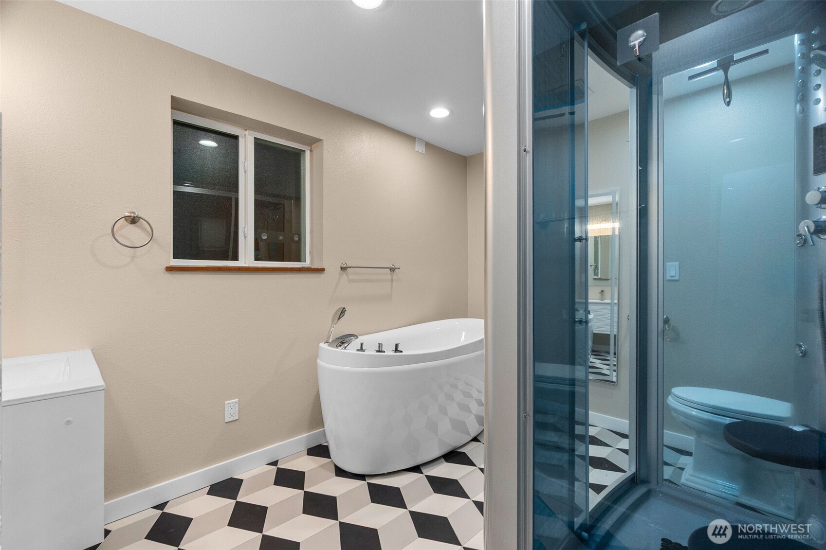 9009 Ridgeview Circle W University Place WA 98466
