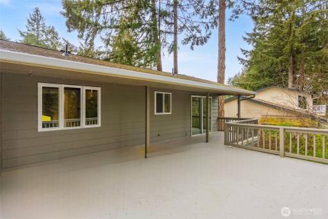 9009 Ridgeview Circle W University Place WA 98466