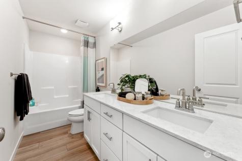 2061 NE Norseman Way Poulsbo WA 98370