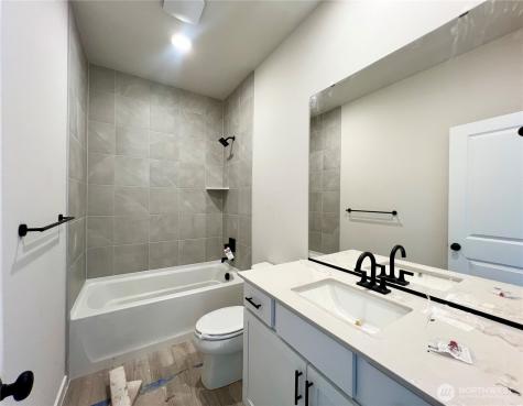 2061 NE Norseman Way Poulsbo WA 98370