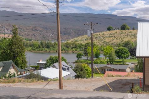 462 Beach Street Pateros WA 98846