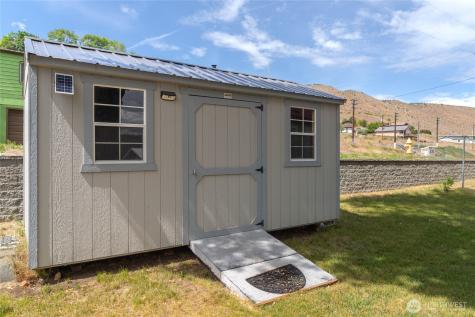 462 Beach Street Pateros WA 98846