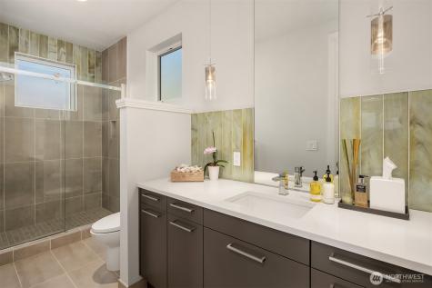 8371 SE 31st Street Mercer Island WA 98040