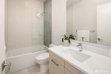 8371 SE 31st Street Mercer Island WA 98040