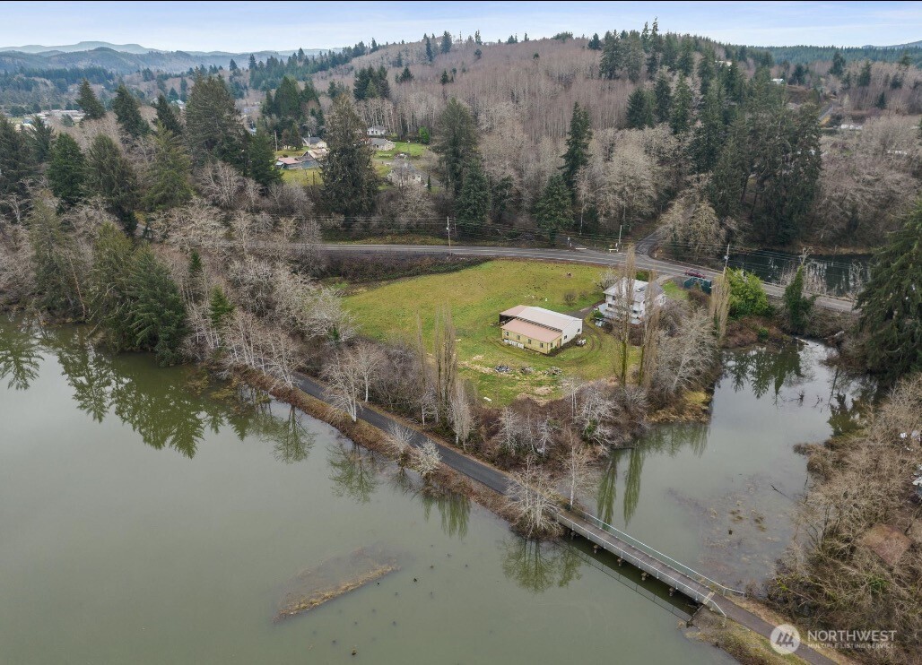 1632 Henkle Street Raymond WA 98577