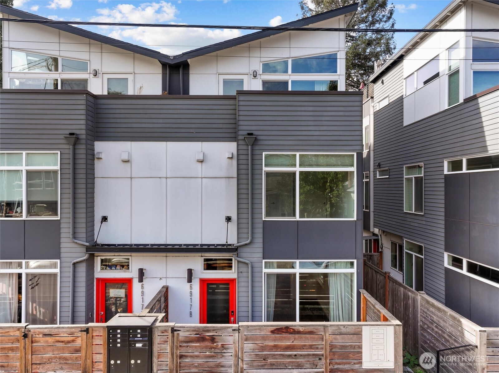 6917 Carleton Ave S Seattle WA 98108