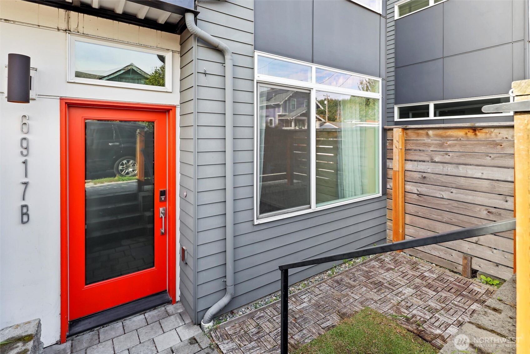 6917 Carleton Ave S Seattle WA 98108