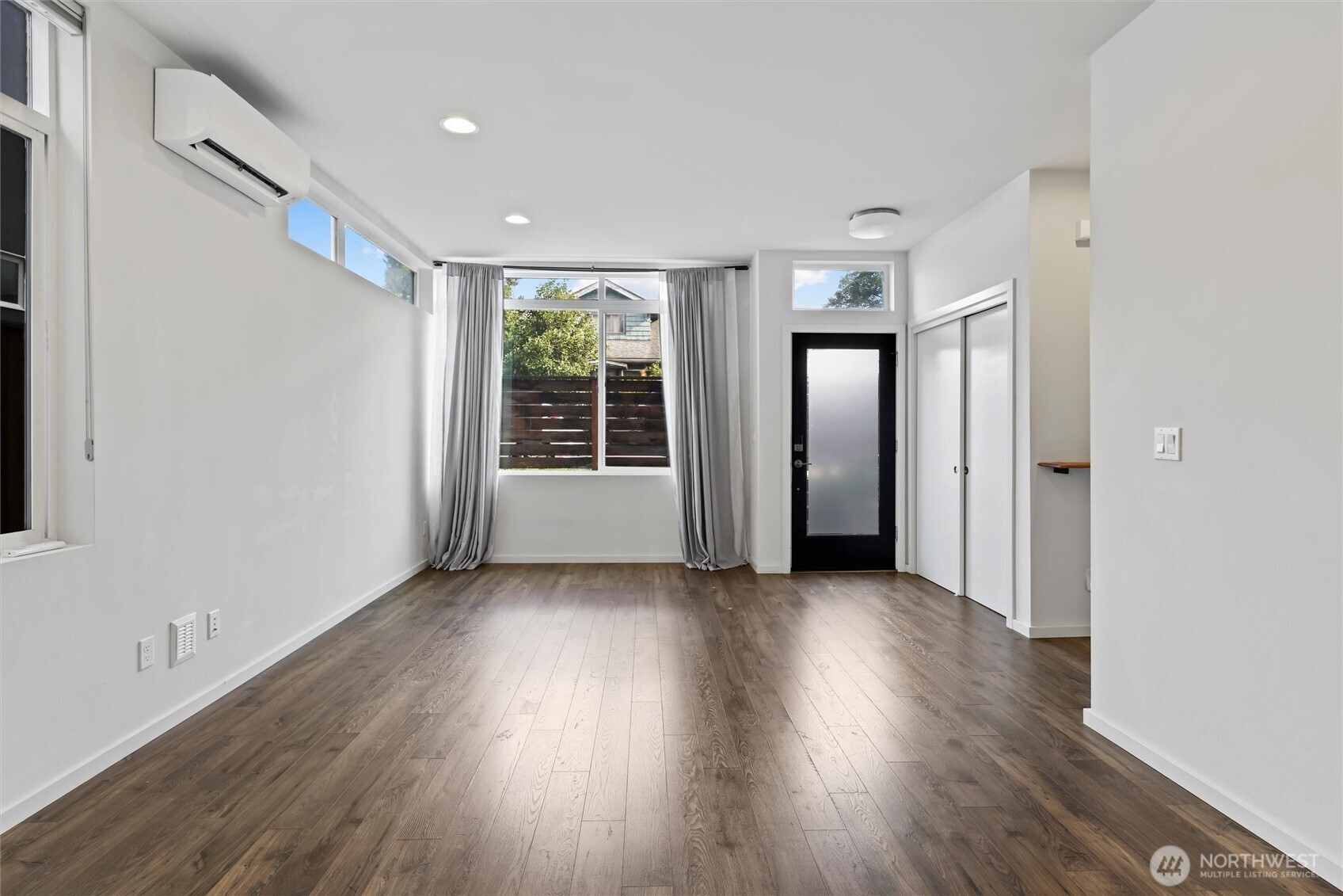 6917 Carleton Ave S Seattle WA 98108