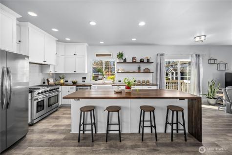 4915 Bering Street NW Gig Harbor WA 98332