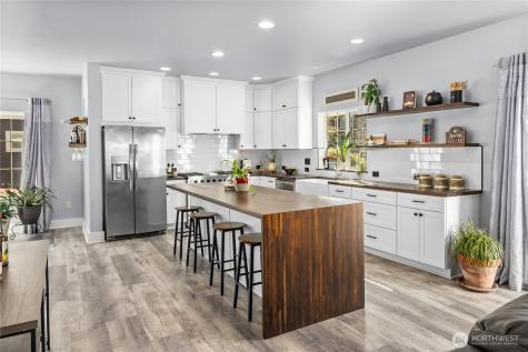 4915 Bering Street NW Gig Harbor WA 98332