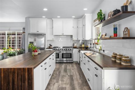 4915 Bering Street NW Gig Harbor WA 98332