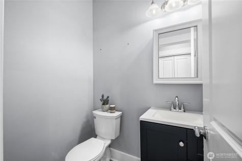 4915 Bering Street NW Gig Harbor WA 98332