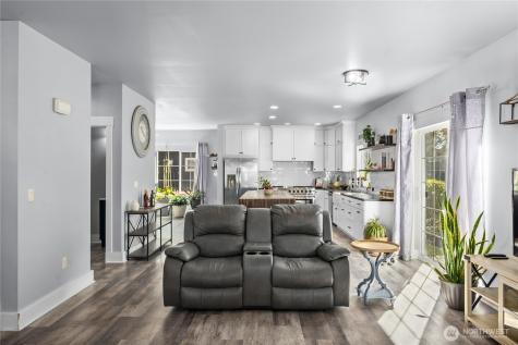 4915 Bering Street NW Gig Harbor WA 98332