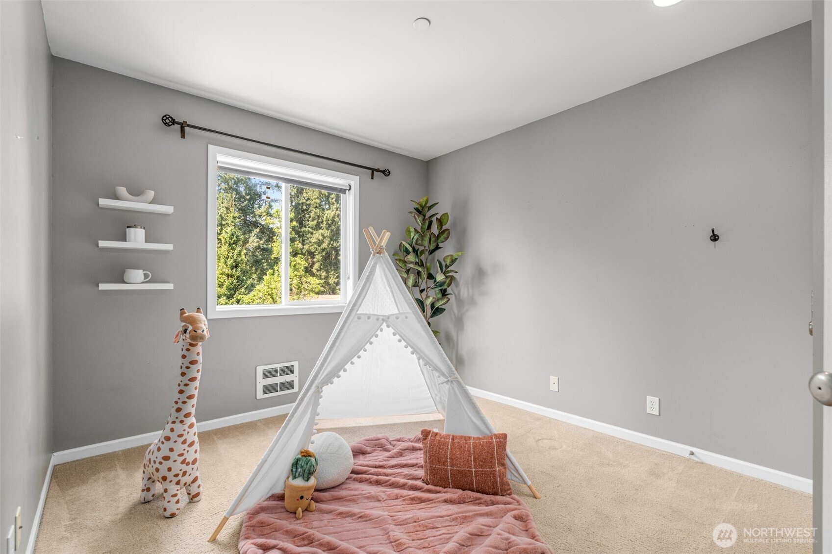 15009 Westminster Way N Seattle WA 98133
