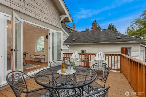 7015 2nd Avenue NW Seattle WA 98117