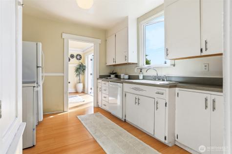 7015 2nd Avenue NW Seattle WA 98117