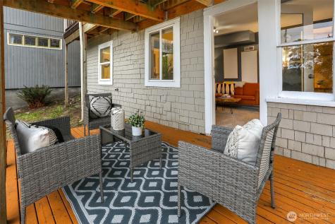 7015 2nd Avenue NW Seattle WA 98117
