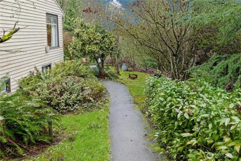6526 NE 198th Street Kenmore WA 98028