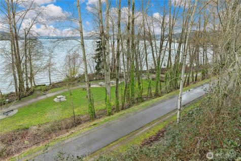 6526 NE 198th Street Kenmore WA 98028