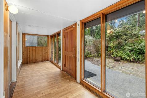 6526 NE 198th Street Kenmore WA 98028