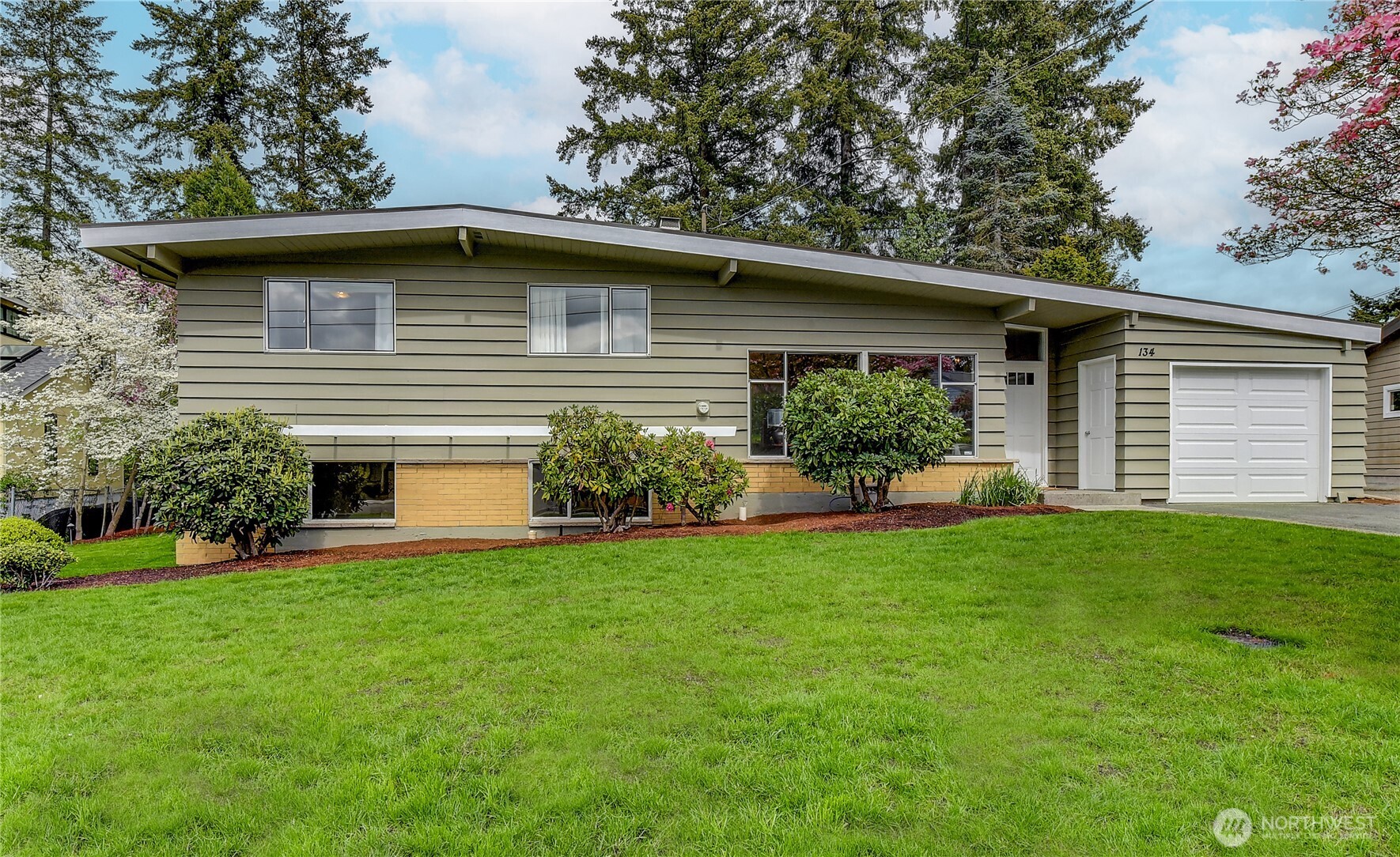 134 160th Place SE Bellevue WA 98008