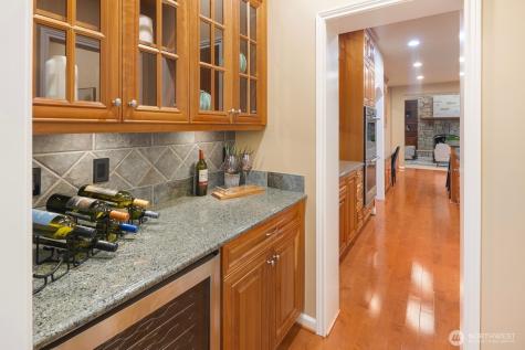 13695 NE 32nd Place Bellevue WA 98005