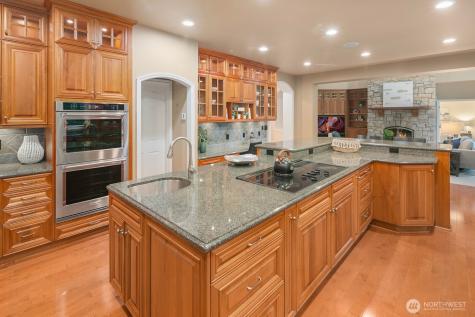 13695 NE 32nd Place Bellevue WA 98005