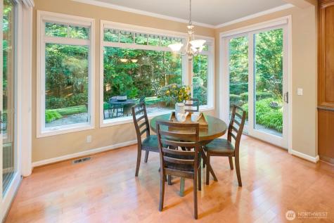 13695 NE 32nd Place Bellevue WA 98005