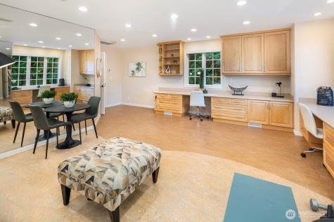 13695 NE 32nd Place Bellevue WA 98005