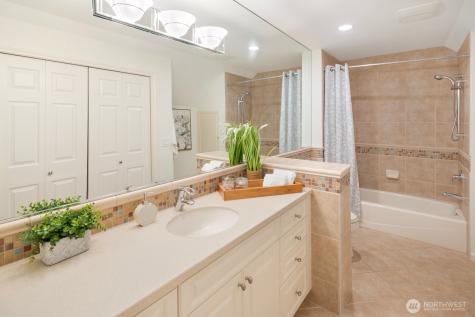 13695 NE 32nd Place Bellevue WA 98005