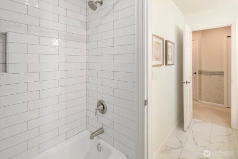 13695 NE 32nd Place Bellevue WA 98005