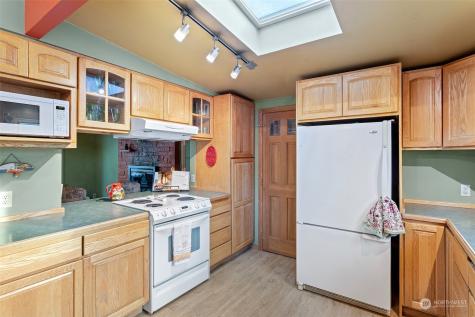 22620 13th Avenue S Des Moines WA 98198