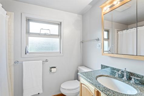 22620 13th Avenue S Des Moines WA 98198