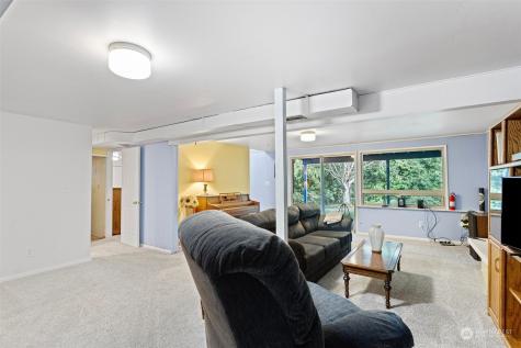 22620 13th Avenue S Des Moines WA 98198