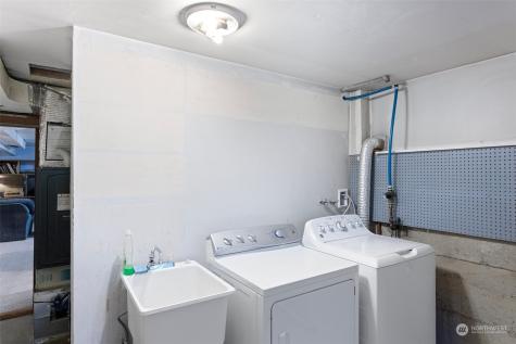 22620 13th Avenue S Des Moines WA 98198