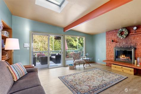 22620 13th Avenue S Des Moines WA 98198