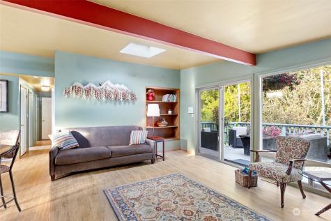 22620 13th Avenue S Des Moines WA 98198