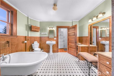 1328 Franklin Street Bellingham WA 98225