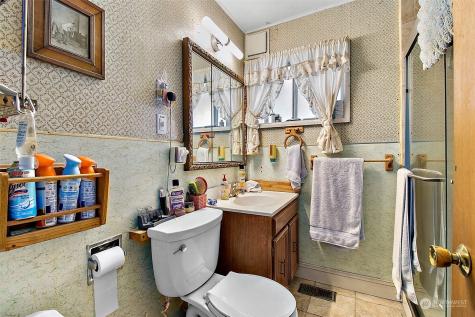 2416 NE 16th Street Renton WA 98056