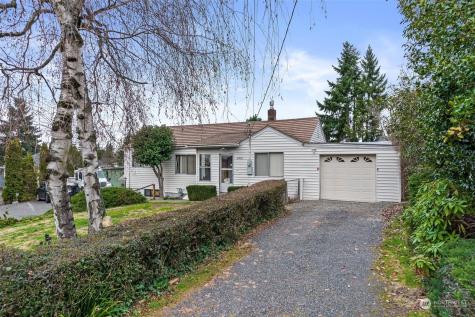 2416 NE 16th Street Renton WA 98056