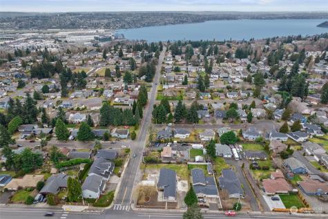 2416 NE 16th Street Renton WA 98056