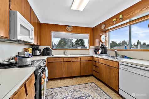 2416 NE 16th Street Renton WA 98056